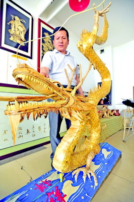 2013片“福”字鳞片拼出5米祥龙 多功能茶台亮相黄三角早报数字报刊